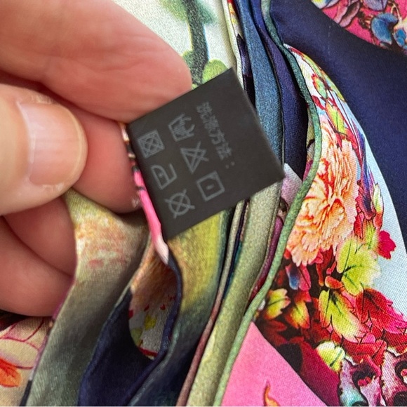 Japanese Pure Silk Reversible Patterned Scarf Wrap - Picture 3 of 7